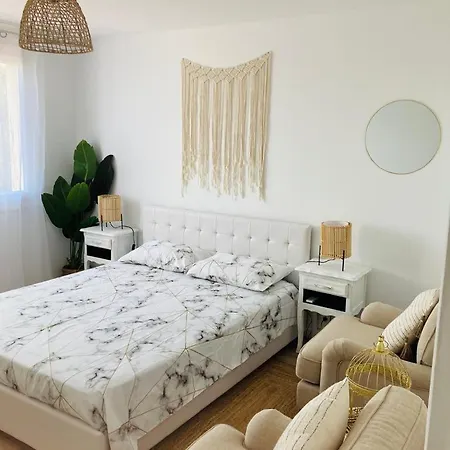 Holiday home Superbe Entierement Renovee *